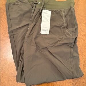 CRZ Yoga Lightweight Joggers NWT